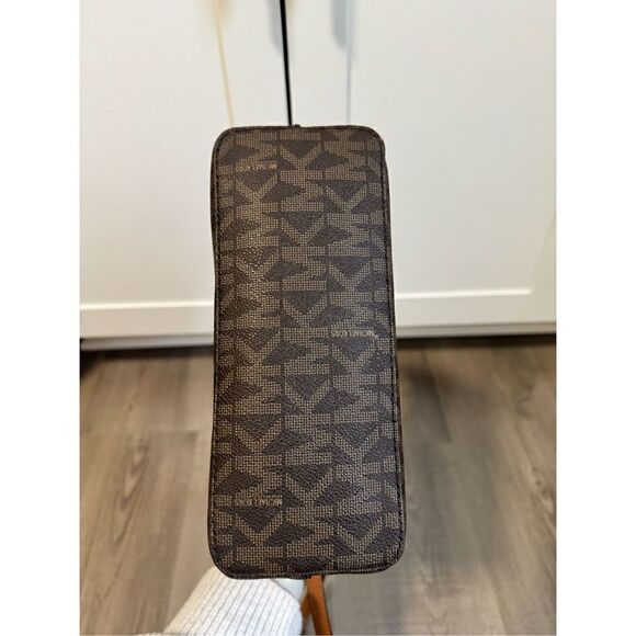 Michael Kors Brown Signature Canvas & Leather Crossbody Shoulder Bag - Picture 6 of 11